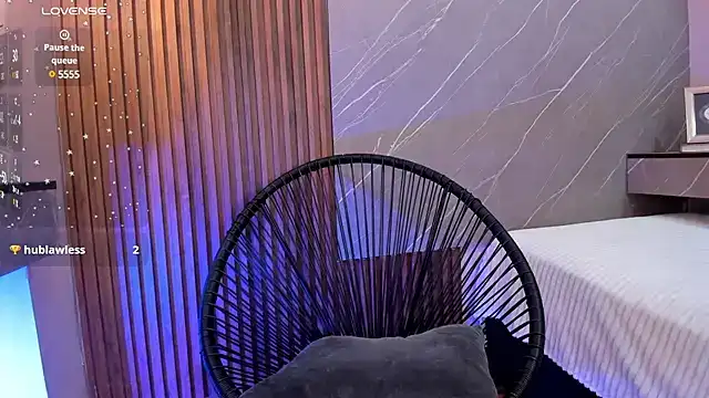 ariana_jhonson1